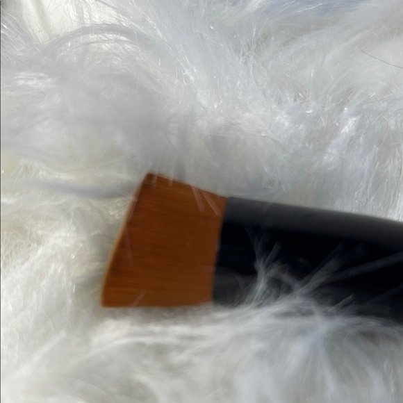 Chanel Yellow 3 Brush Set and Case Les Codes de Pinceaux Brand New. kk469 - Picture 6 of 14